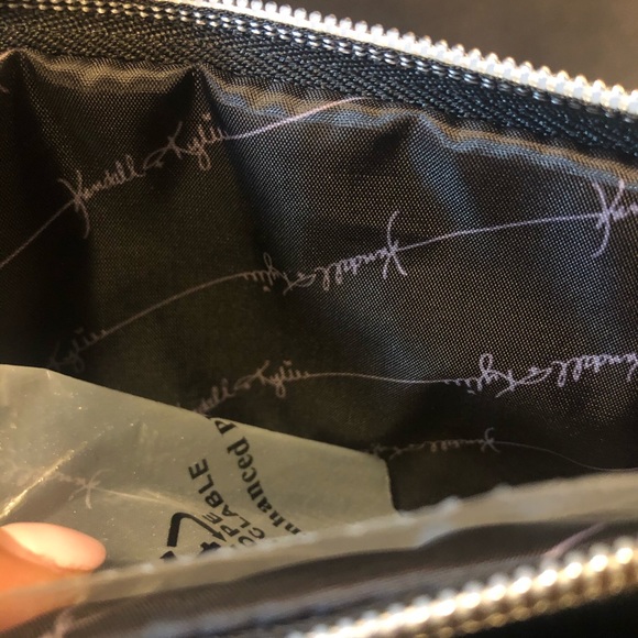 New Kendall & Kylie makeup case - Picture 4 of 5